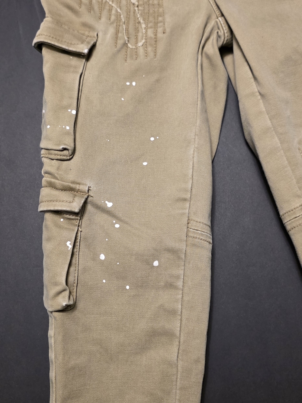 KITH Khaki Cargo Pants with White Paint Splatter Size 4/5 - Picture 5 of 7